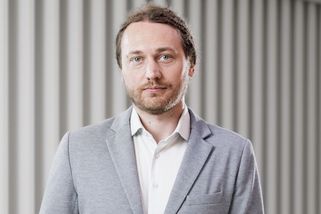 Ekonom: Vyšší penze by zaplatily děti a vnoučata dnešních důchodců - Novinky